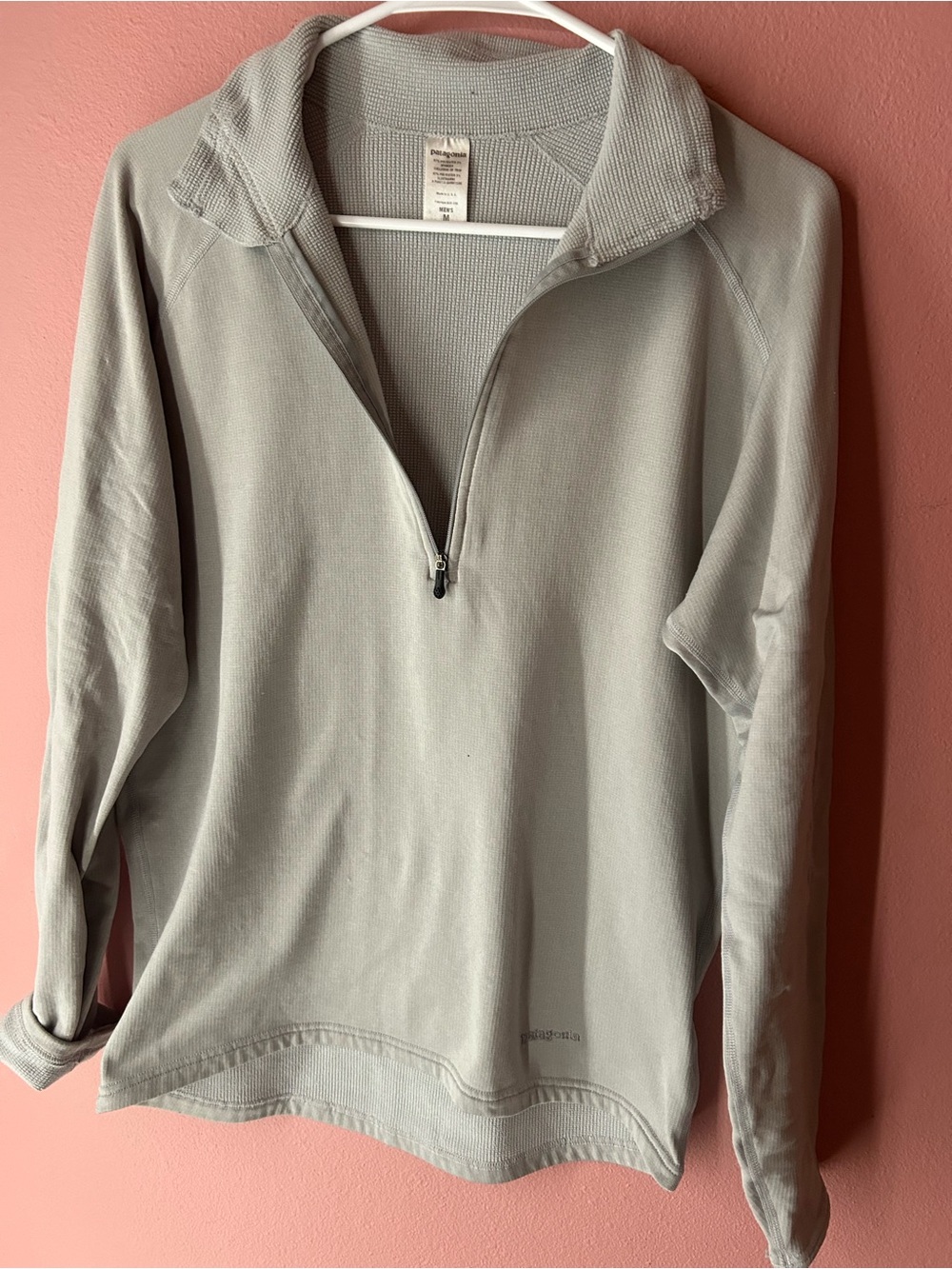 Patagonia mens Pale Gray Half-Zip Pullover